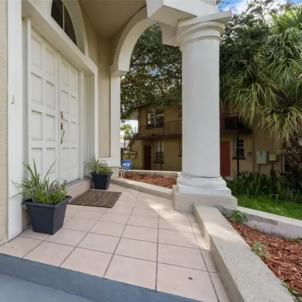 Image 4 - 230 Columbia Drive, Tampa, FL 33606, USA - Townhouse for sale