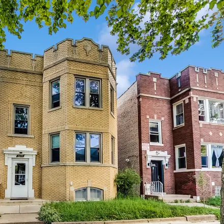 Buy this 5 bed duplex on 5813 North Rockwell Street in Chicago, IL 60645