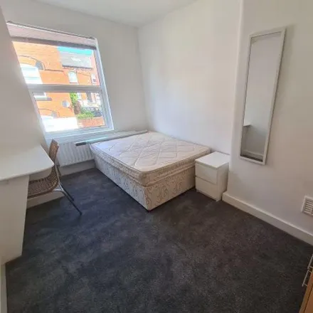 Image 5 - 10-12 Granby Place, Leeds, LS6 3BD, United Kingdom - House for rent