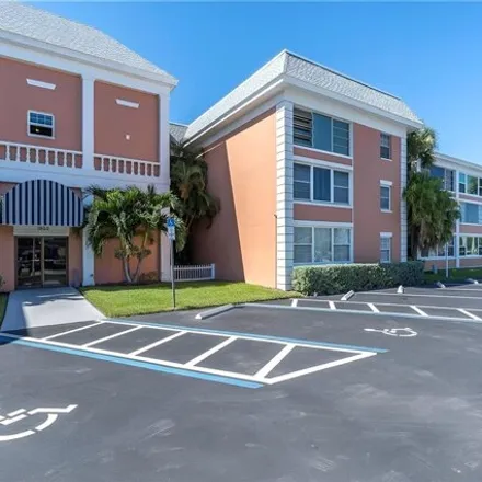 Image 2 - unnamed road, Saint Petersburg, FL 33710, USA - Condo for sale