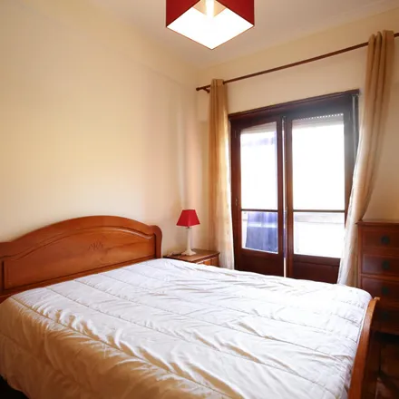Rent this 1 bed apartment on Rua do Arco do Carvalhão in 1350-102 Lisbon, Portugal