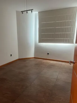 Rent this studio apartment on Calle Álvaro Obregón 506 in Obrera, 37340 León