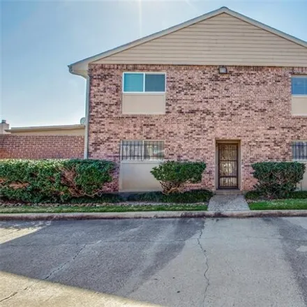 Buy this 2 bed condo on 2503 Bering Drive in Lamar Terrace, Houston