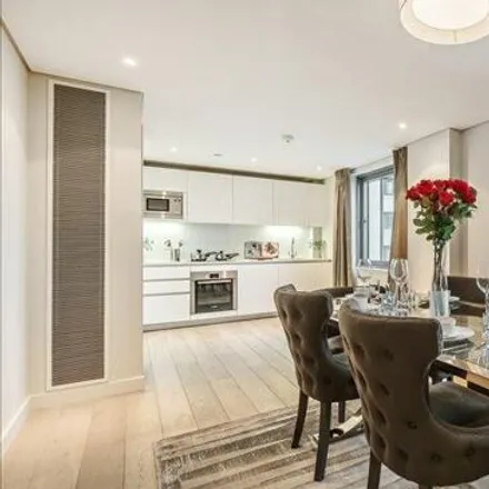 Rent this 3 bed apartment on 4 Merchant Square in London, W2 1AS