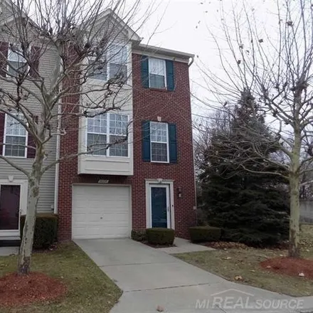 Rent this 3 bed house on Dominion Circle in Sterling Heights, MI 48310