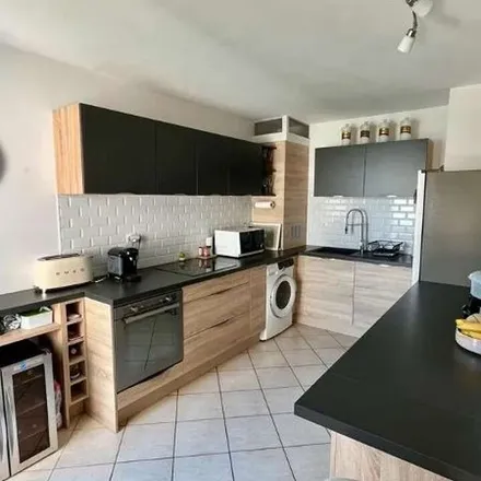 Rent this 5 bed apartment on 38 Rue Paul Verlaine in 69100 Villeurbanne, France