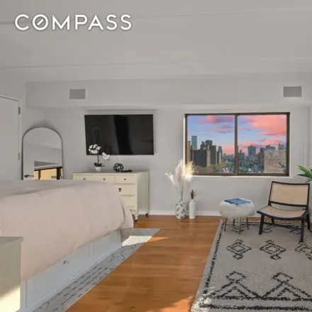 Image 6 - 240 East 10th Street, New York, NY 10009, USA - Condo for sale