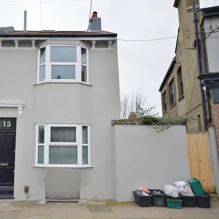 Rent this 6 bed townhouse on St Mary Magdalene Street in Brighton, BN2 3HU