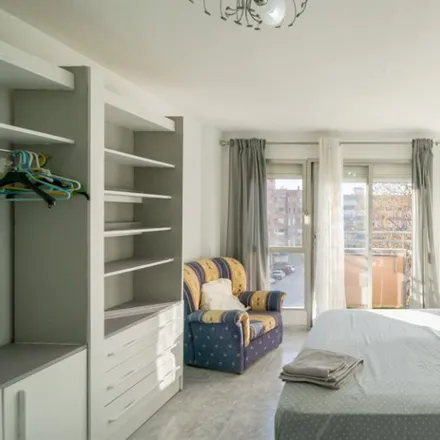 Rent this 5 bed room on Carrer de Sant Rafael in 1, 46011 Valencia