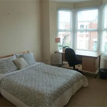 Image 5 - Albert Road West, Bolton, BL1 5HW, United Kingdom - Apartment for rent