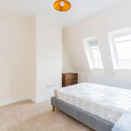 Image 4 - St Mary's Road, London, N8 7GB, United Kingdom - Apartment for rent