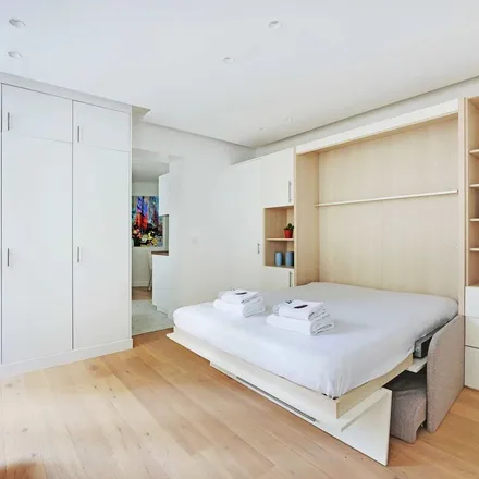 Rent this 1 bed apartment on 9 Rue Mandar in 75002 Paris, France