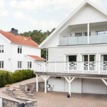 Rent this 6 bed house on Stångebergsvägen 3A in 426 70 Gothenburg, Sweden