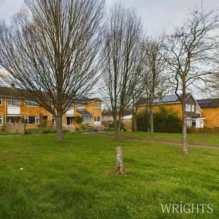 Image 3 - Wellington Road, Stevenage, SG2 9HR, United Kingdom - Townhouse for sale