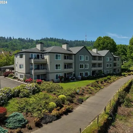 Buy this 2 bed condo on 5110 South Landing Drive in Portland, OR 97239