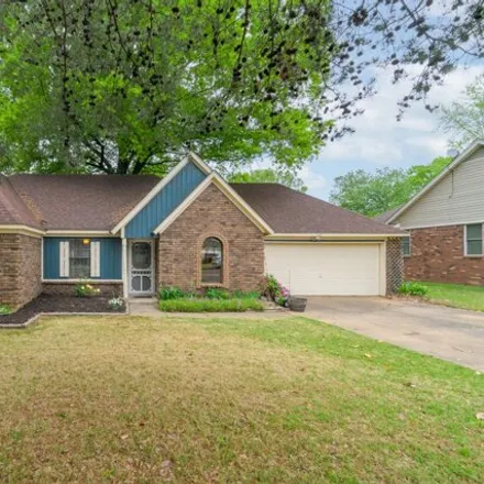 Buy this 3 bed house on 748 Rutland Drive in Southaven, MS 38671