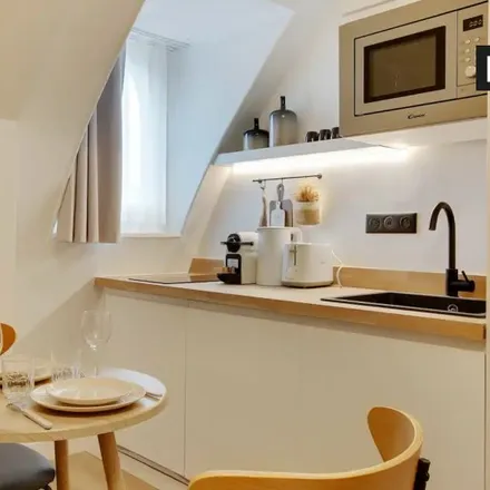 Image 12 - 1 Rue Henri de Bornier, 75116 Paris, France - Apartment for rent