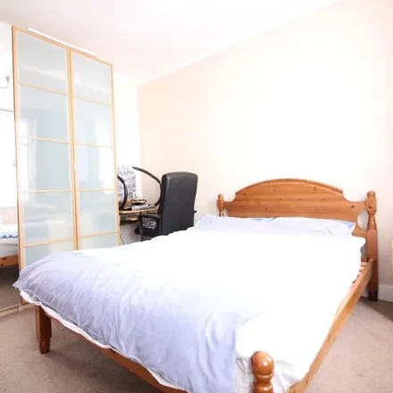 Rent this 2 bed apartment on Osborne Road in London, TW3 3EW