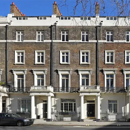 Rent this 3 bed apartment on 229 Sussex Gardens in London, W2 2RL