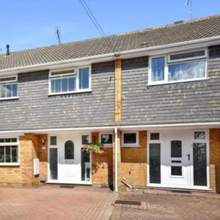 Rent this 3 bed townhouse on Harvey Road in Farnborough, GU14 9TN