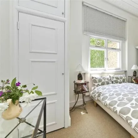 Image 6 - 63 Oxford Gardens, London, W10 5UL, United Kingdom - Apartment for sale