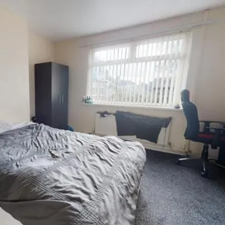 Rent this 3 bed duplex on Walmsley Road in Leeds, LS6 1NG