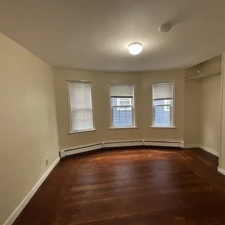 Image 6 - 24 Glendale Avenue, Somerville, MA 02140, USA - House for rent