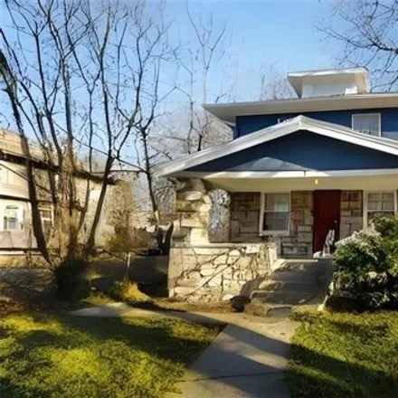 Buy this 3 bed house on 2024 East 54th Street in Kansas City, MO 64130