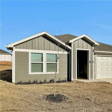 Buy this 4 bed house on 1380 East Main Street in Gentry, Benton County