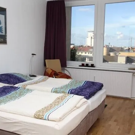 Rent this 3 bed condo on Fernsehzentrum des Rundfunk Berlin-Brandenburg in Masurenallee 8-14, 14057 Berlin