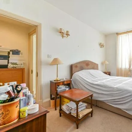 Image 4 - The Chambers, Chelsea Harbour Drive, London, SW10 0UG, United Kingdom - Apartment for sale