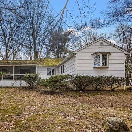 Image 3 - 9 Carlyle Road, Snug Harbor, Danbury, CT 06811, USA - House for sale