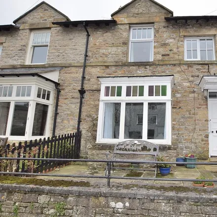 Rent this 3 bed townhouse on Arkengarthdale Road in Reeth, DL11 6QU
