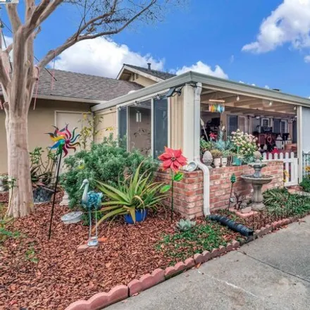 Buy this 2 bed townhouse on 9108 Craydon Circle in San Ramon, CA 94583