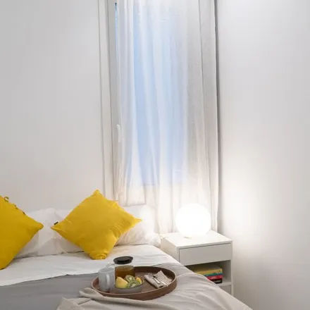 Rent this 2 bed room on Roc 35 in Carrer de Roc Boronat, 08001 Barcelona