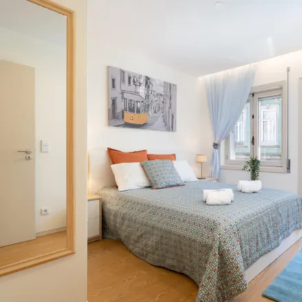 Rent this 2 bed apartment on Rua de José Falcão in 4050-314 Porto, Portugal