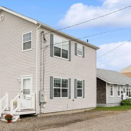 Buy this 3 bed house on Kentville Terrace in Hampton, NH 03842