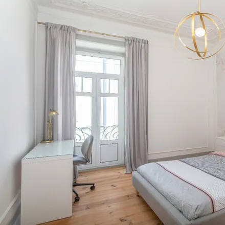 Rent this 6 bed room on Peixaria da Esquina in Rua Correia Teles 56, 1350-102 Lisbon