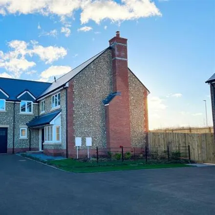Buy this 5 bed house on 43 Mattravers Way in Taunton, TA1 3FR