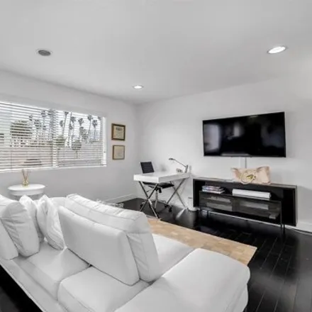 Rent this 1 bed condo on 873 4th Court in Santa Monica, CA 90403