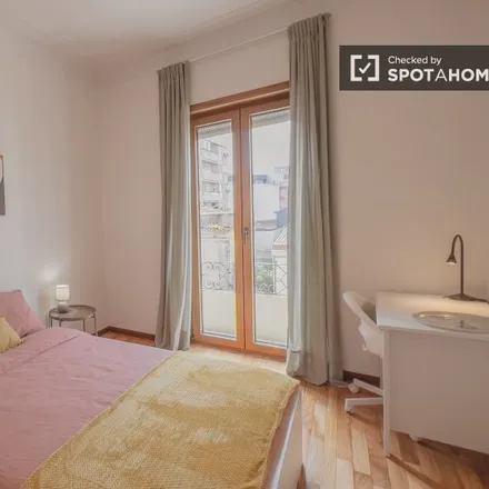 Rent this 3 bed room on Queo in Rua de Camões 305, 4000-145 Porto