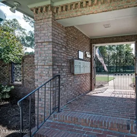 Image 3 - The Country Club of Jackson, 345 Saint Andrews Drive, Rolling Meadows, Jackson, MS 39211, USA - Condo for sale