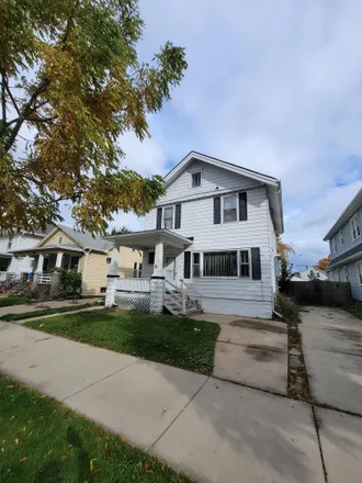 Buy this 3 bed house on 1021 Arthur Avenue in Racine, WI 53405