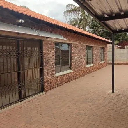 Image 3 - Monica Avenue, Flamwood, Klerksdorp, 2571, South Africa - Townhouse for rent
