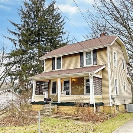 Buy this 3 bed house on 2788 Norwood Street in Cuyahoga Falls, OH 44221