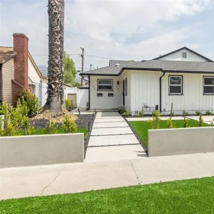 Rent this 3 bed house on Alley w/o Buena Vista Street in Burbank, CA 91504