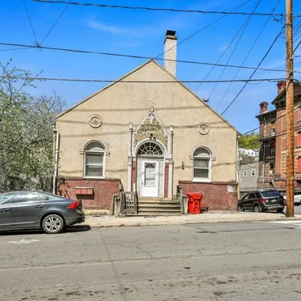 Buy this 1studio house on 496 East Norwegian Street in Pottsville, PA 17901