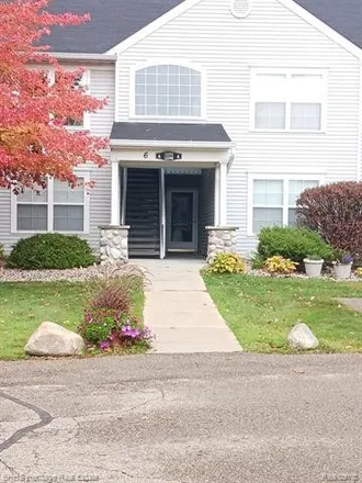 Buy this 2 bed condo on 9599 Indian Oak Drive in Tyrone Township, MI 48430