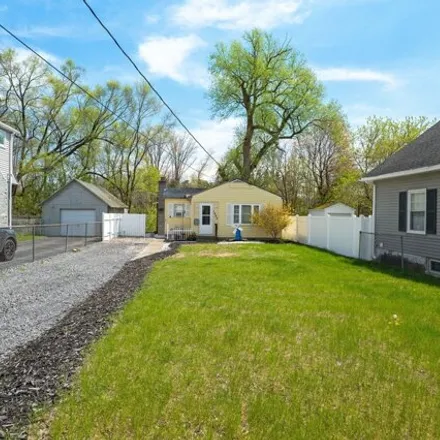 Buy this 2 bed house on 1948 Leo Avenue in Rotterdam, NY 12306