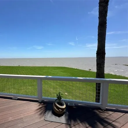 Image 2 - 605 Quintana Roo Pl, Seabrook, Texas, 77586 - House for sale